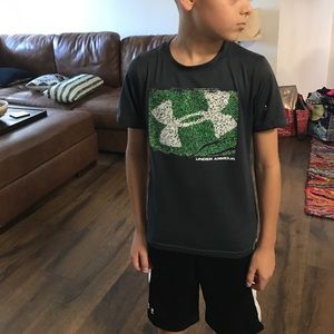 Under Armour Shirt • 7